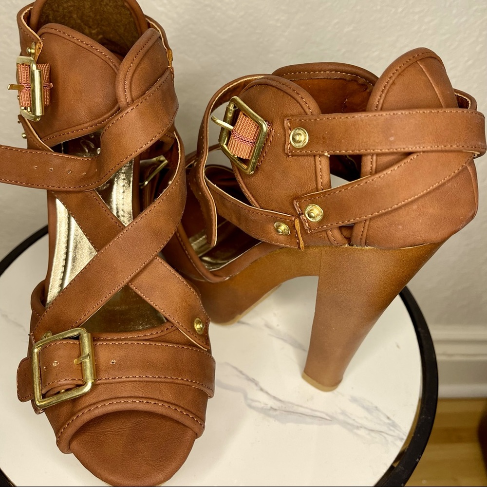 YOKI SUZIE PEEP TOE PLATFORM SHOES